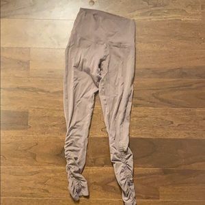 TNA Atmosphere Ruched Legging (High-waisted)